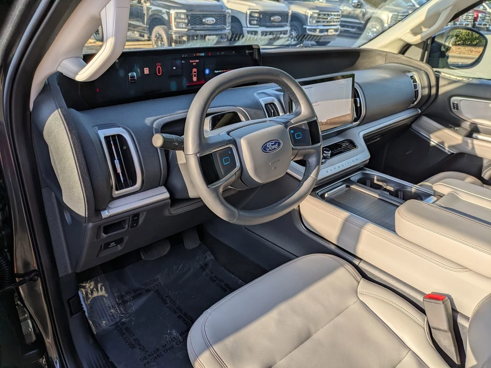 2025 Ford Expedition 5th Gen - Image 14 of 31