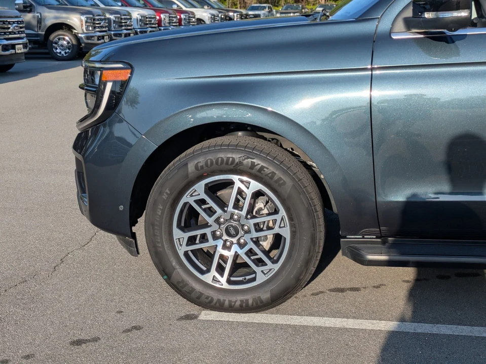 2025 Ford Expedition 5th Gen - Image 11 of 31