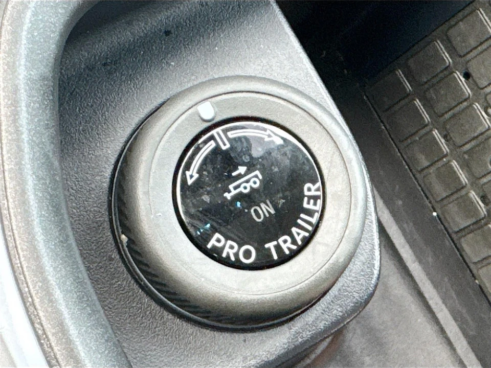 2025 Ford Expedition 5th Gen - Image 16 of 21