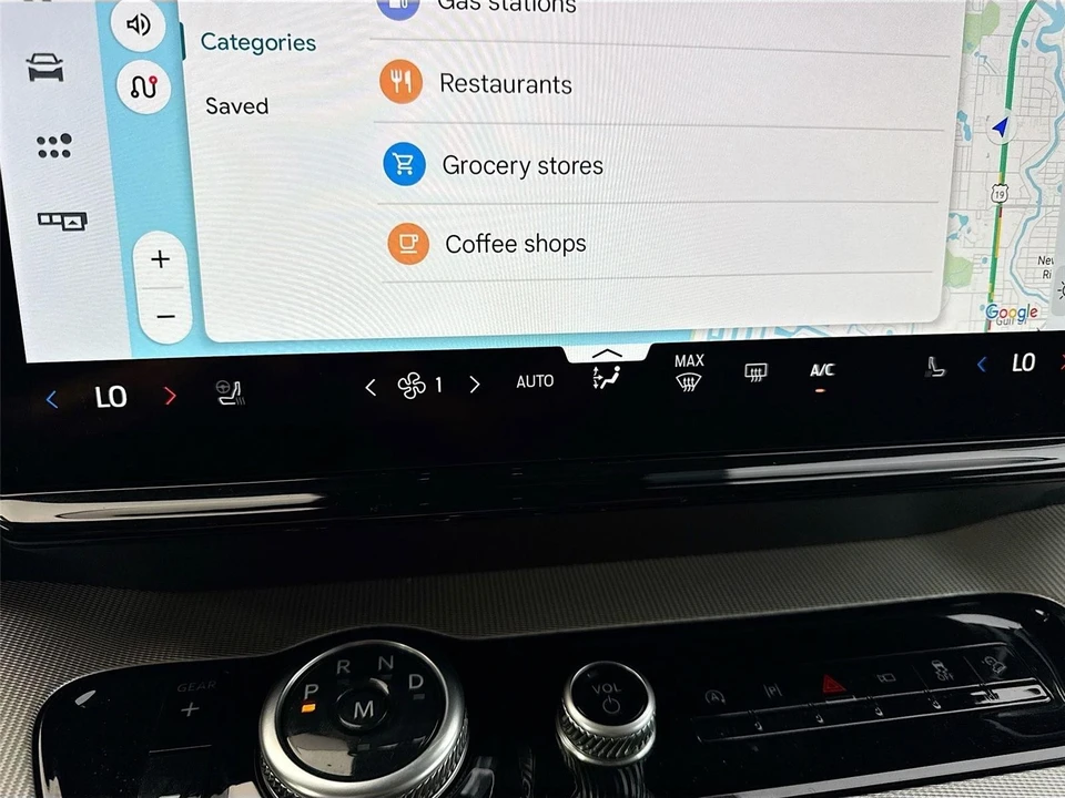 2025 Ford Expedition 5th Gen - Image 18 of 21
