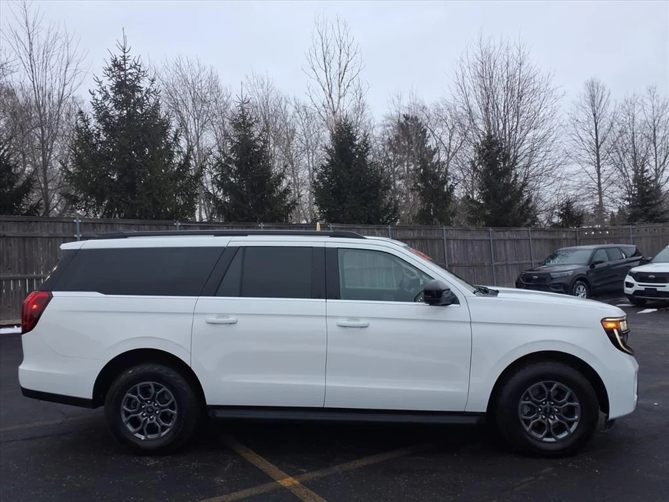 2025 Ford Expedition 5th Gen - Image 8 of 21
