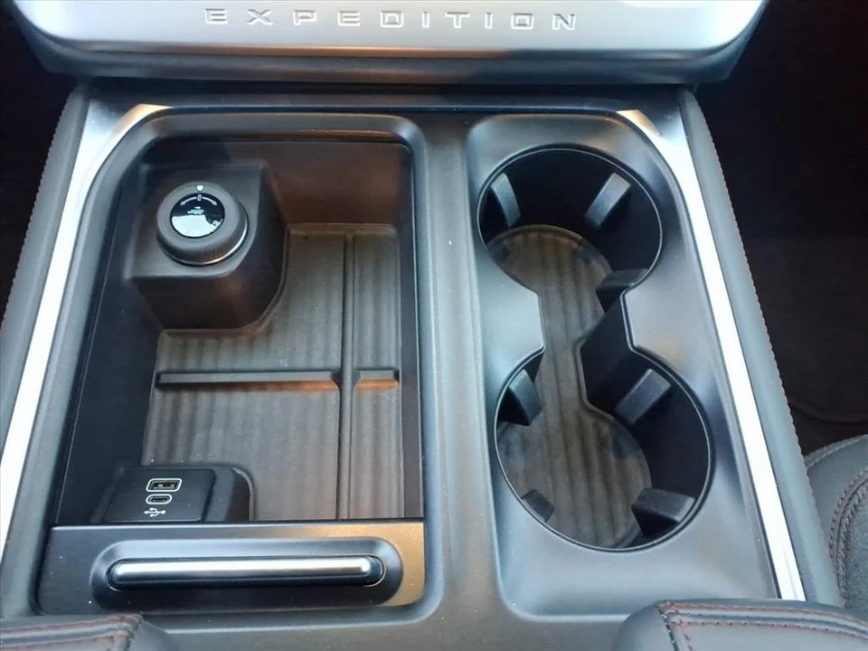 2025 Ford Expedition 5th Gen - Image 12 of 21