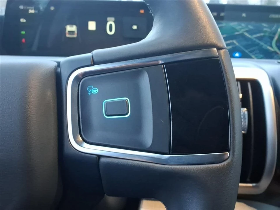 2025 Ford Expedition 5th Gen - Image 19 of 21
