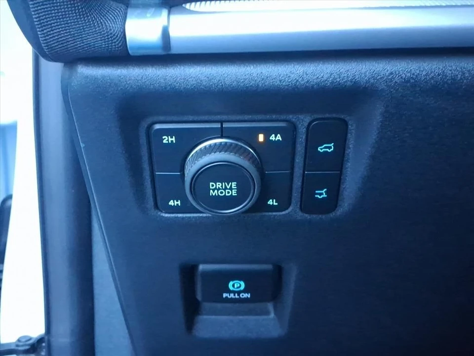 2025 Ford Expedition 5th Gen - Image 16 of 21
