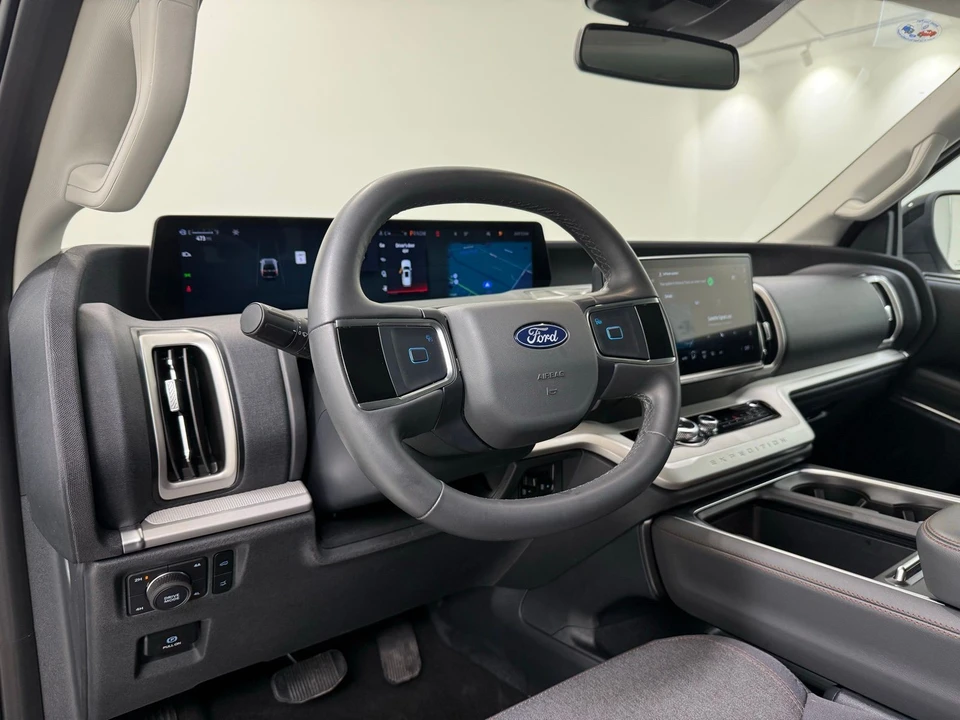 2025 Ford Expedition 5th Gen - Image 15 of 21