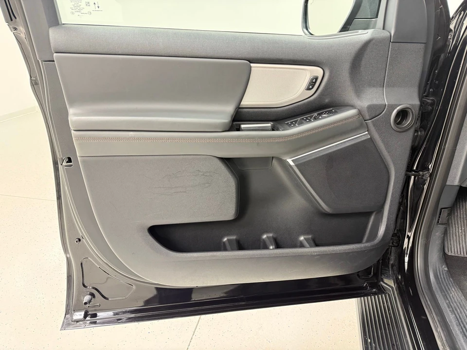 2025 Ford Expedition 5th Gen - Image 12 of 21