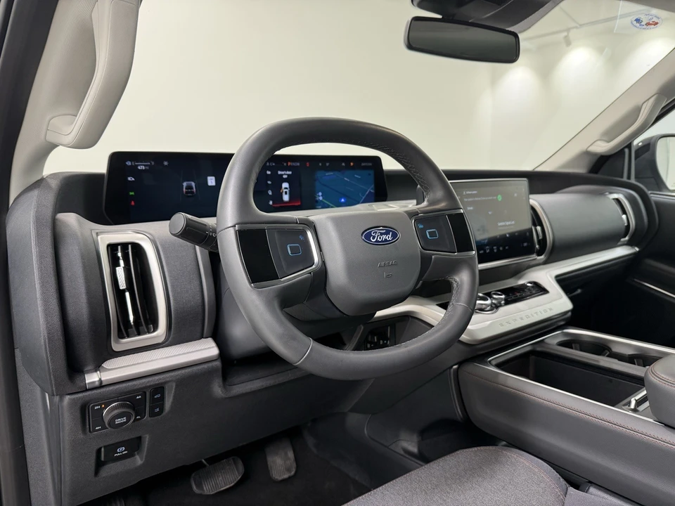 2025 Ford Expedition 5th Gen - Image 15 of 21