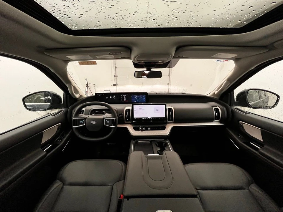 2025 Ford Expedition 5th Gen - Image 2 of 12