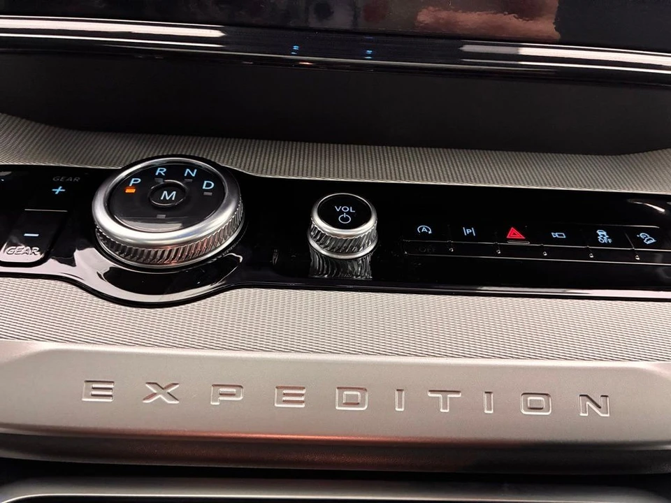 2025 Ford Expedition 5th Gen - Image 7 of 12