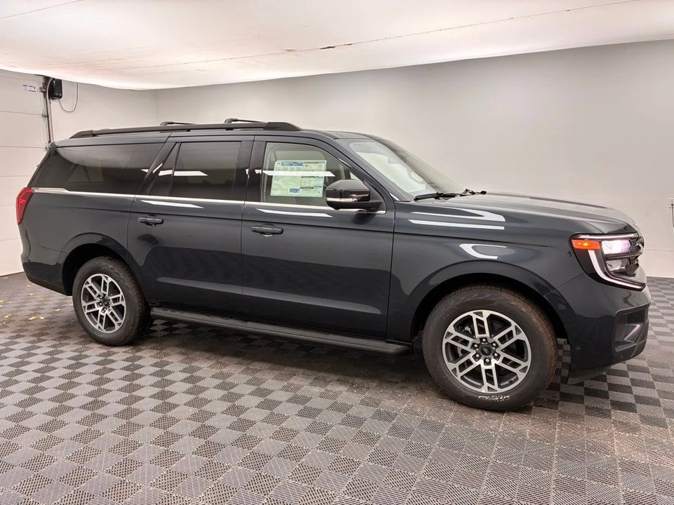 2025 Ford Expedition 5th Gen - Image 8 of 12