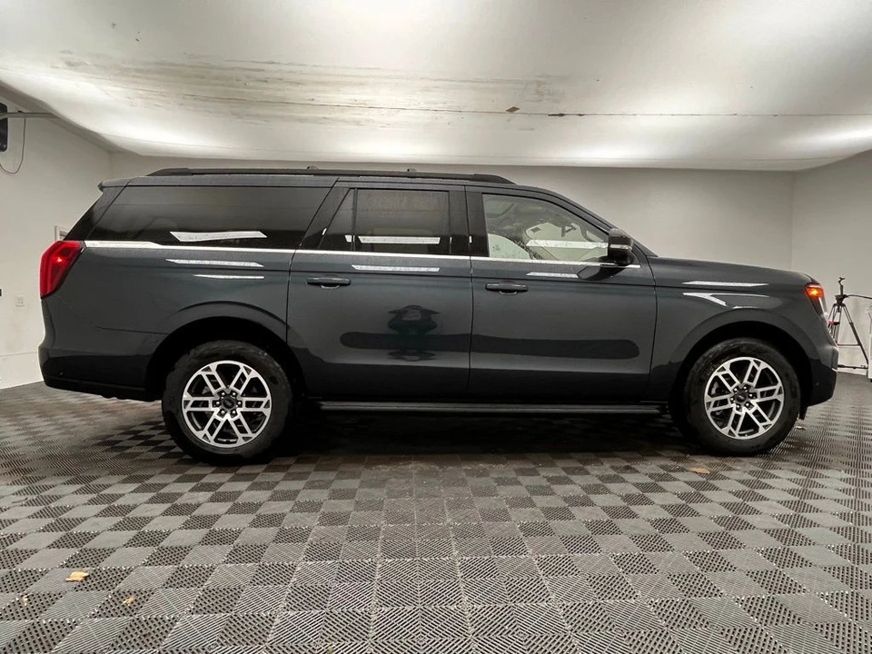 2025 Ford Expedition 5th Gen - Image 8 of 12