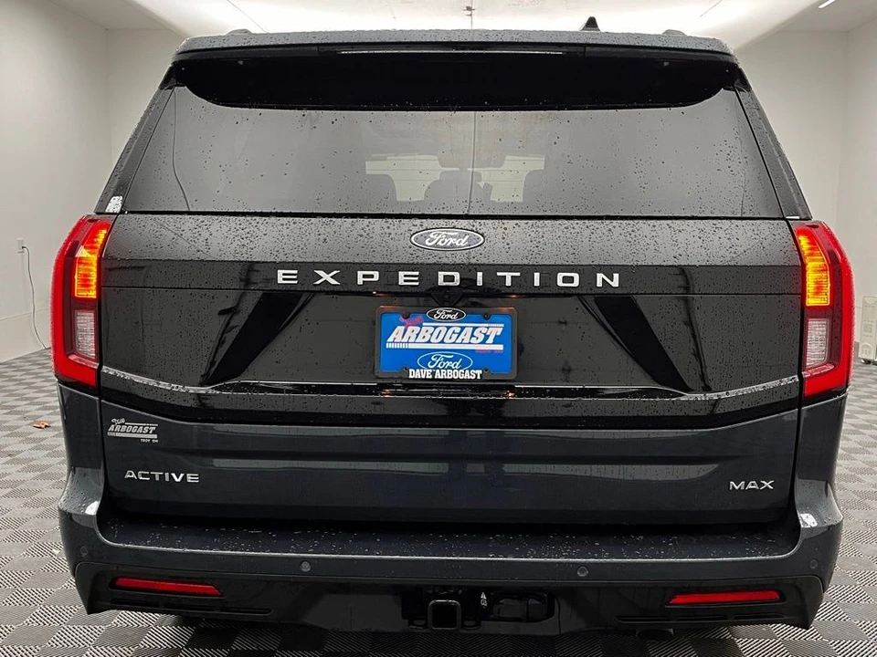 2025 Ford Expedition 5th Gen - Image 10 of 12