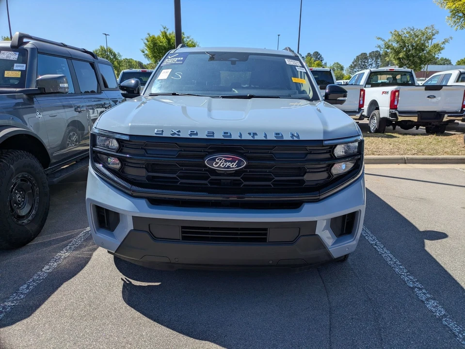 2025 Ford Expedition 5th Gen - Image 3 of 4
