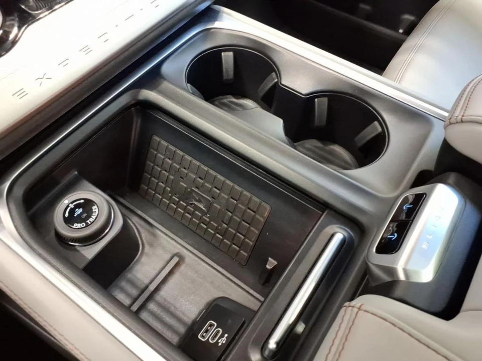 2025 Ford Expedition 5th Gen - Image 13 of 21
