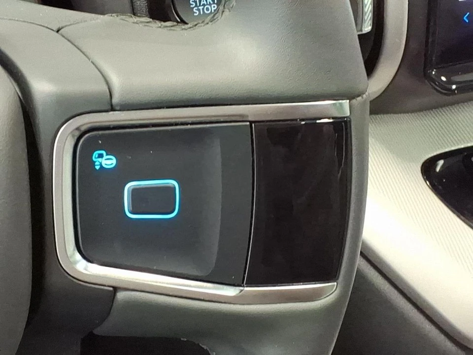 2025 Ford Expedition 5th Gen - Image 19 of 21