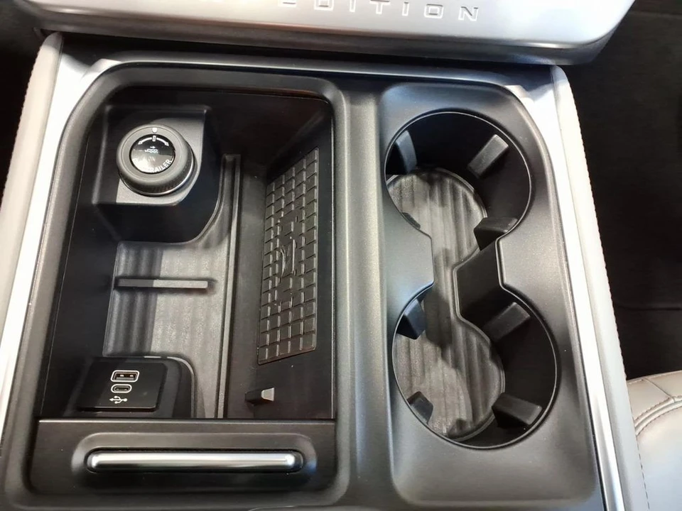 2025 Ford Expedition 5th Gen - Image 12 of 21