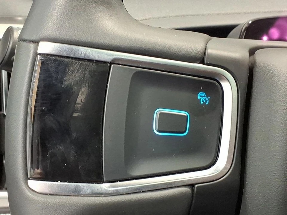 2025 Ford Expedition 5th Gen - Image 18 of 21