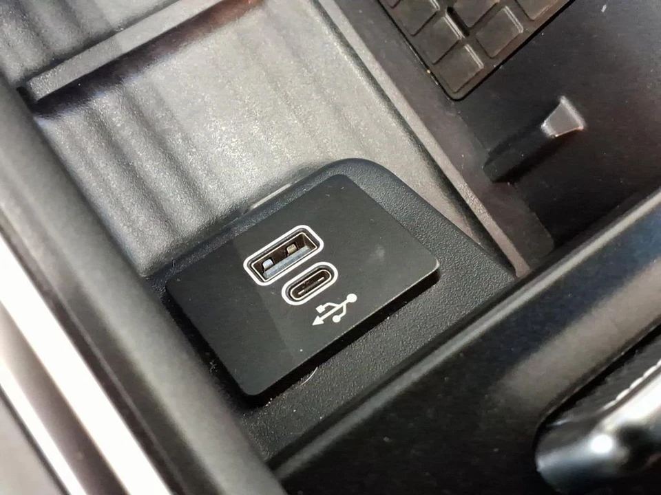 2025 Ford Expedition 5th Gen - Image 11 of 21