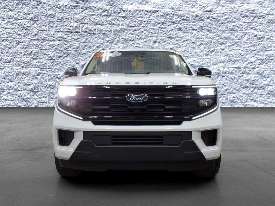 2025 Ford Expedition 5th Gen - Image 2 of 21
