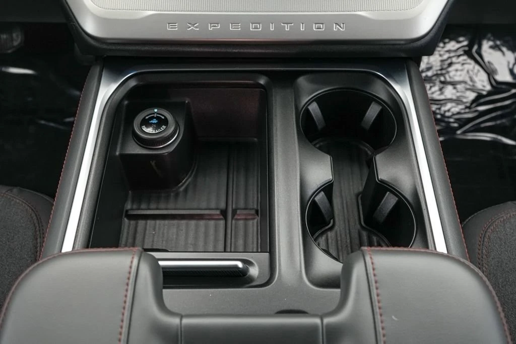 2025 Ford Expedition 5th Gen - Image 18 of 21