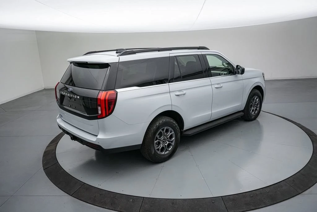 2025 Ford Expedition 5th Gen - Image 5 of 21