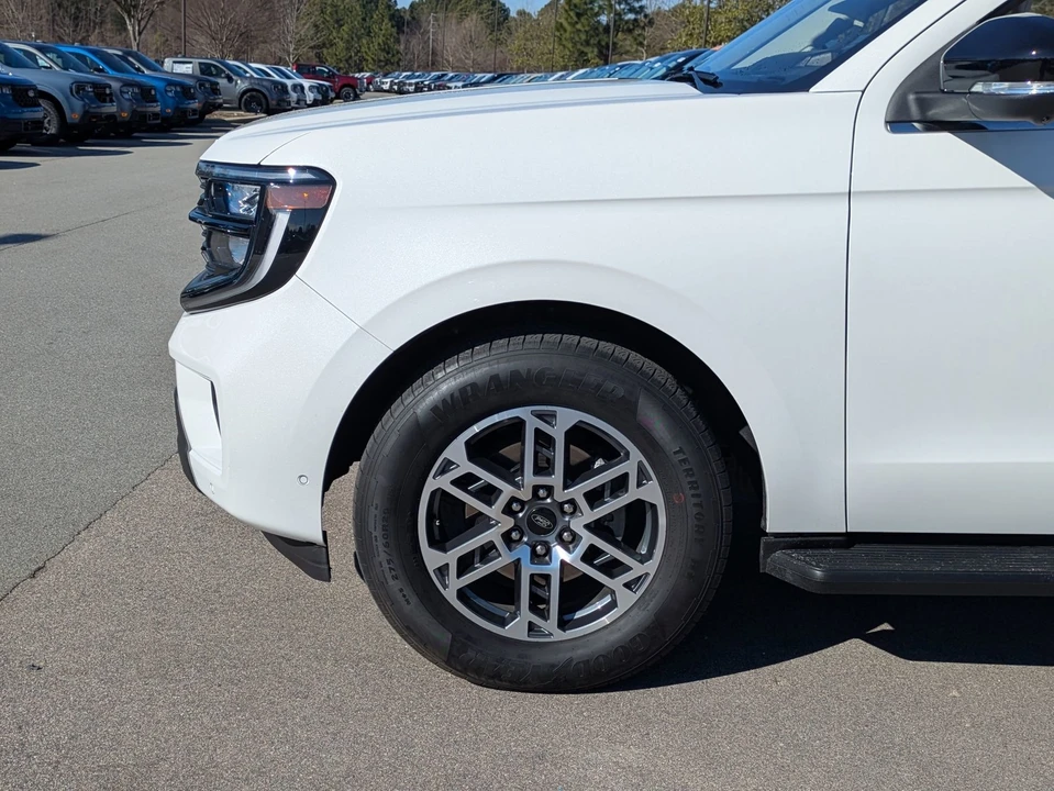 2025 Ford Expedition 5th Gen - Image 11 of 12