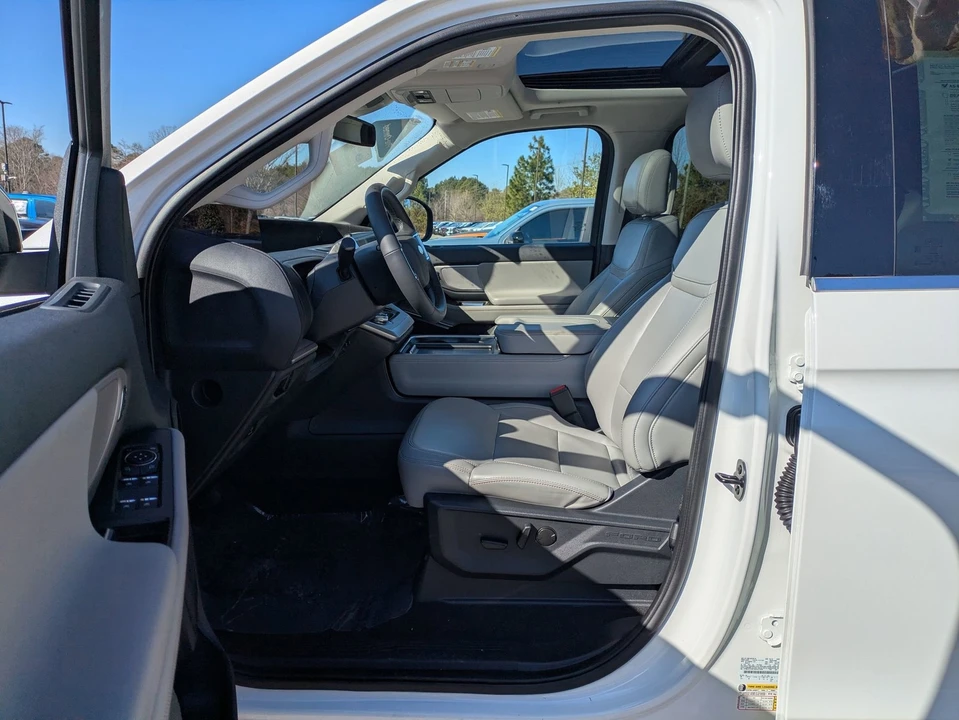 2025 Ford Expedition 5th Gen - Image 12 of 12