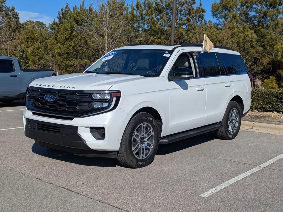 2025 Ford Expedition 5th Gen - Image 8 of 12