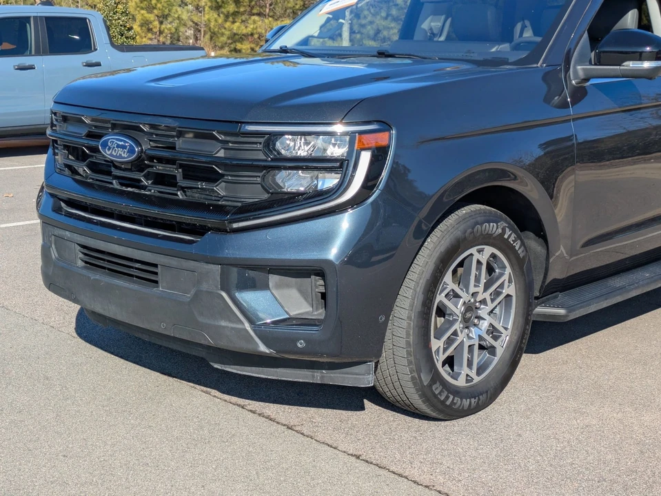 2025 Ford Expedition 5th Gen - Image 10 of 12