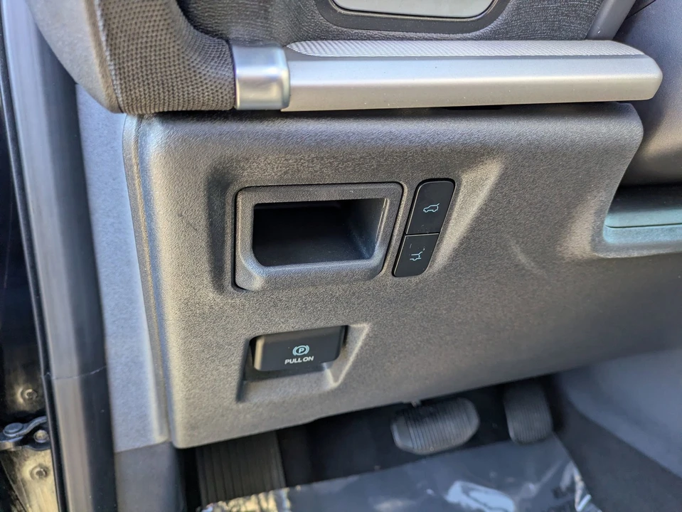 2025 Ford Expedition 5th Gen - Image 16 of 21