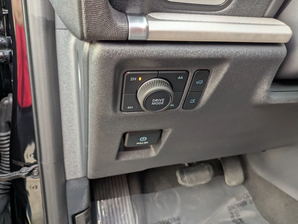 2025 Ford Expedition 5th Gen - Image 17 of 21