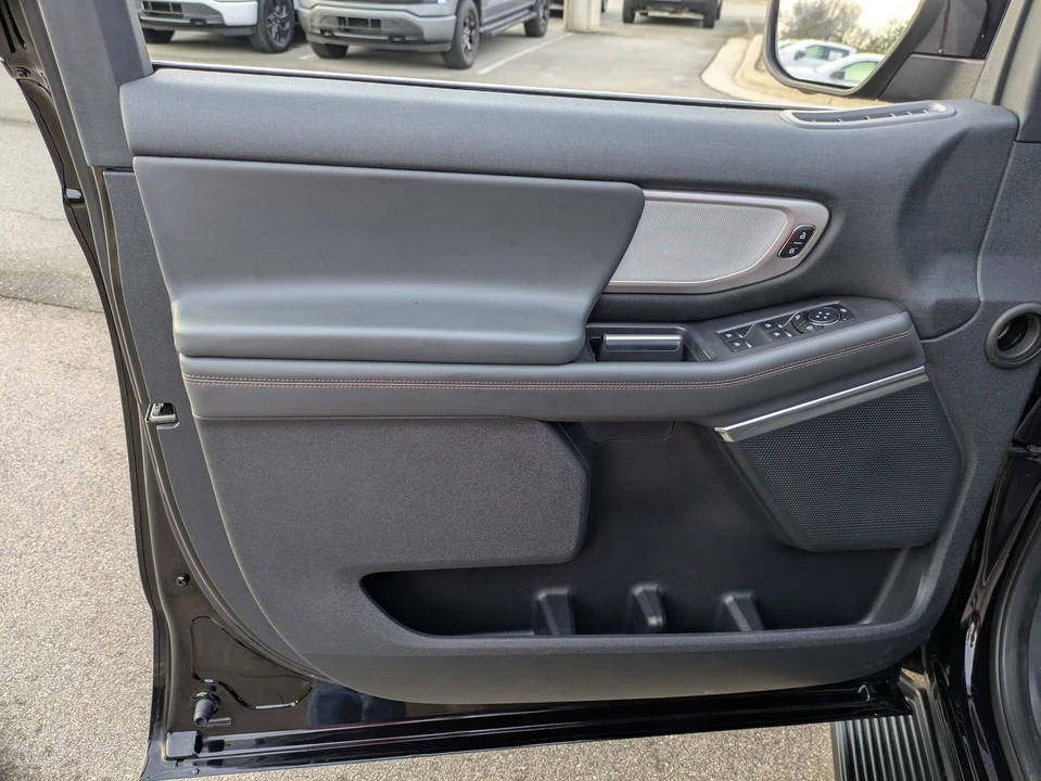 2025 Ford Expedition 5th Gen - Image 15 of 21