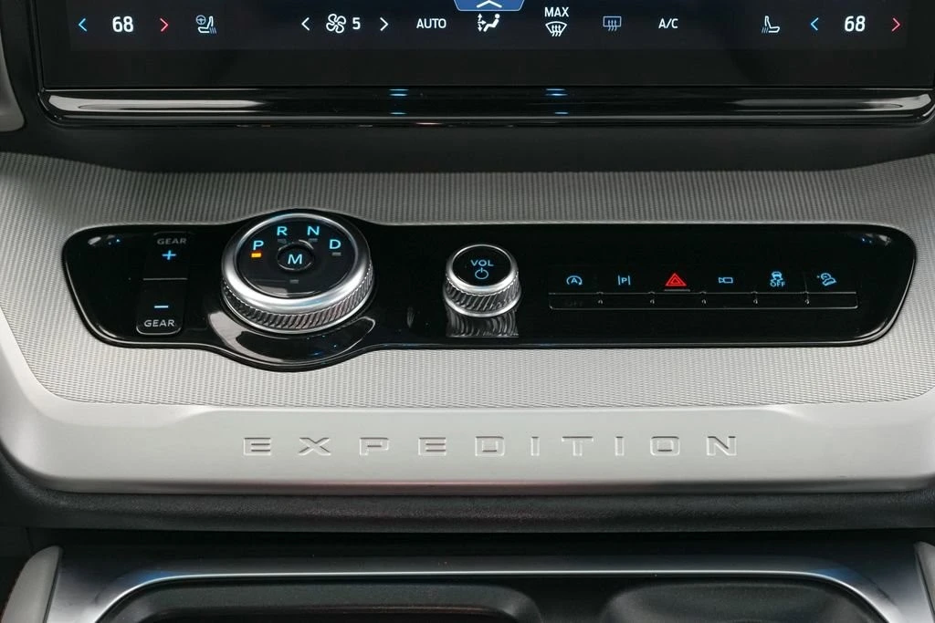 2025 Ford Expedition 5th Gen - Image 17 of 21