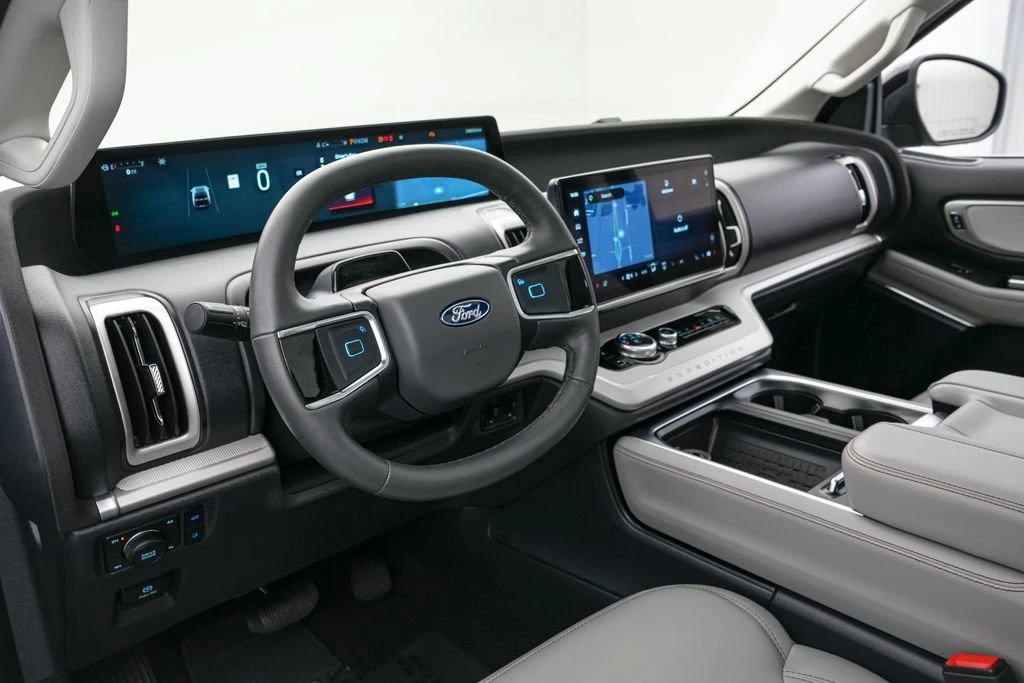 2025 Ford Expedition 5th Gen - Image 13 of 21