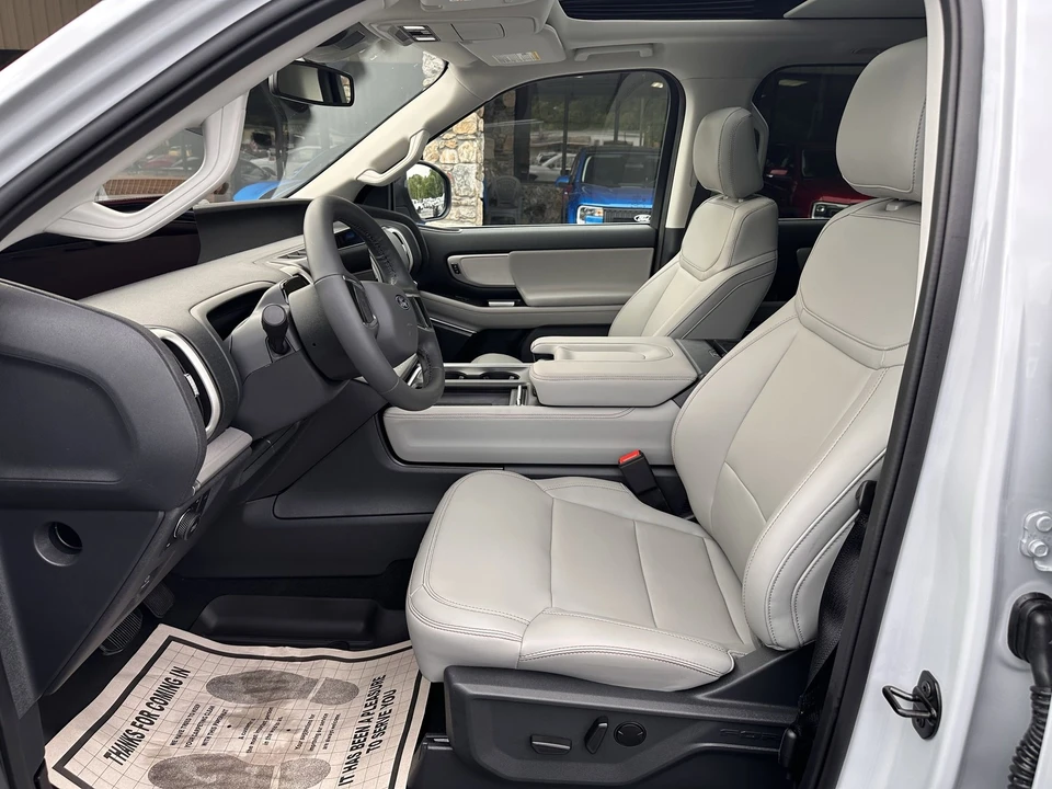 2025 Ford Expedition 5th Gen - Image 10 of 12