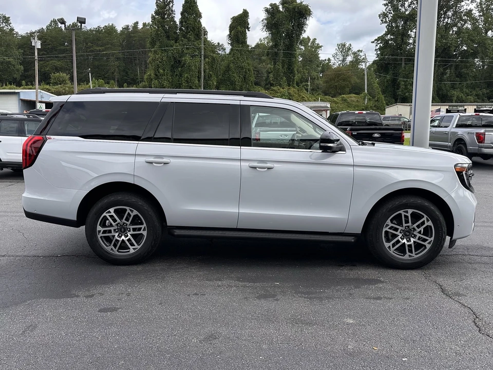 2025 Ford Expedition 5th Gen - Image 5 of 12