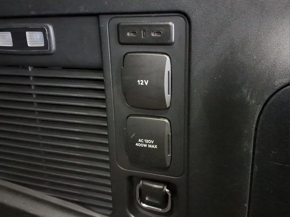 2025 Ford Expedition 5th Gen - Image 30 of 31