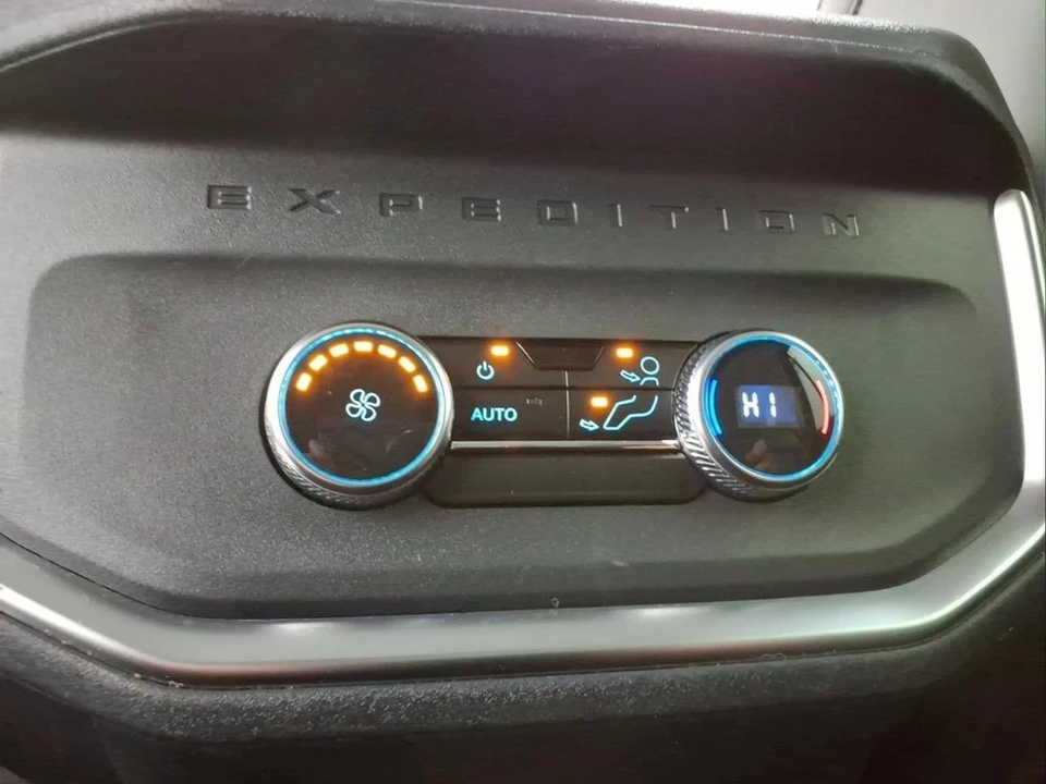 2025 Ford Expedition 5th Gen - Image 27 of 31