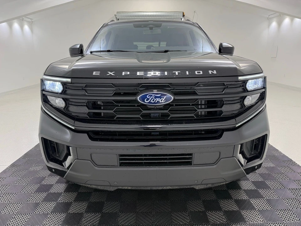 2025 Ford Expedition 5th Gen - Image 2 of 21