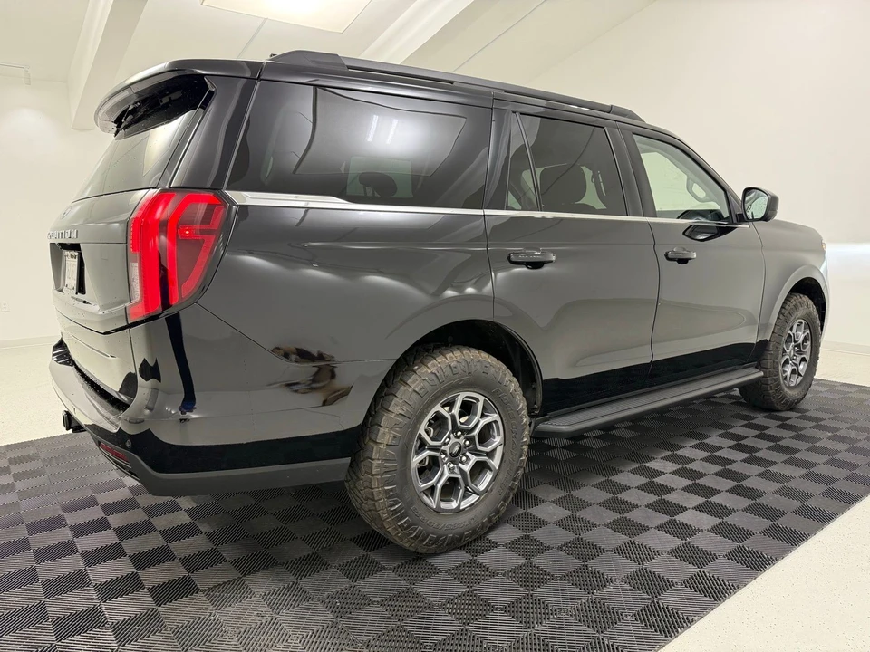 2025 Ford Expedition 5th Gen - Image 8 of 21