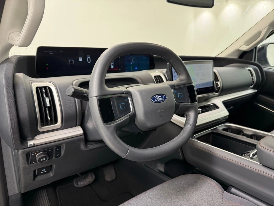 2025 Ford Expedition 5th Gen - Image 15 of 21