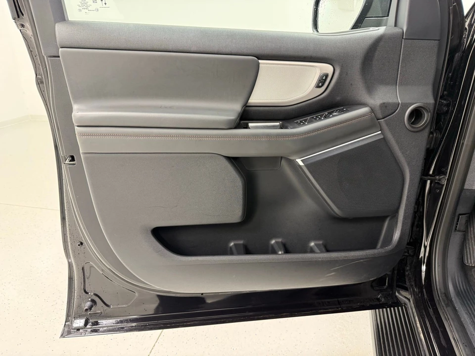 2025 Ford Expedition 5th Gen - Image 12 of 21