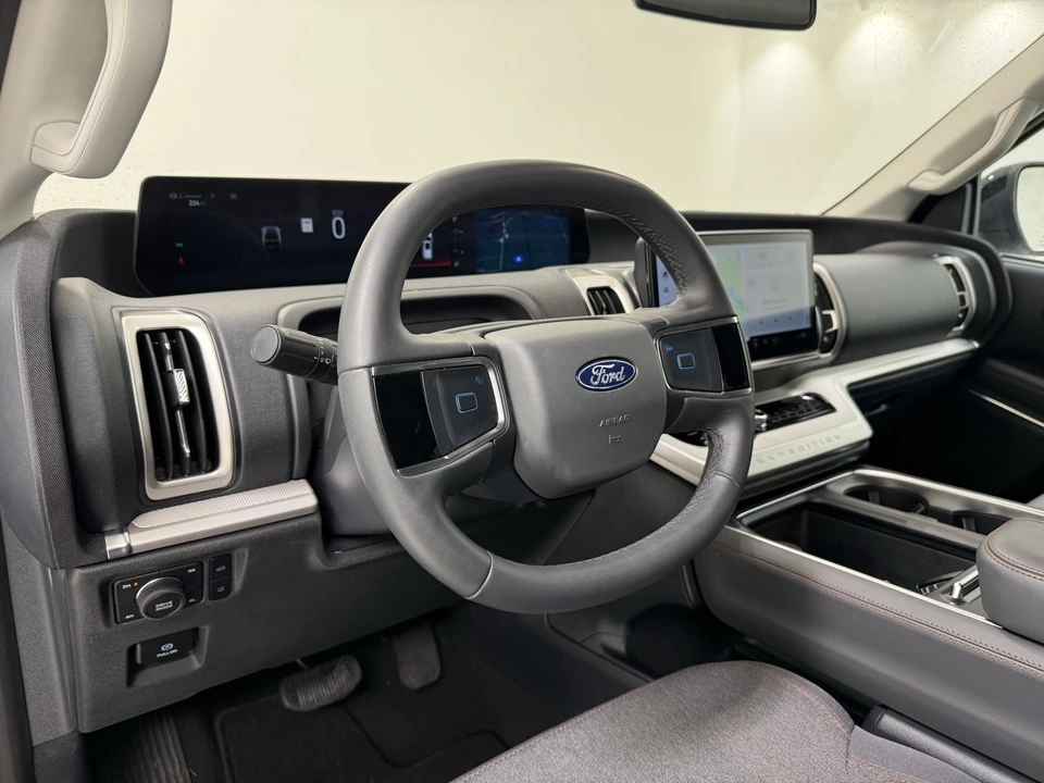 2025 Ford Expedition 5th Gen - Image 15 of 21