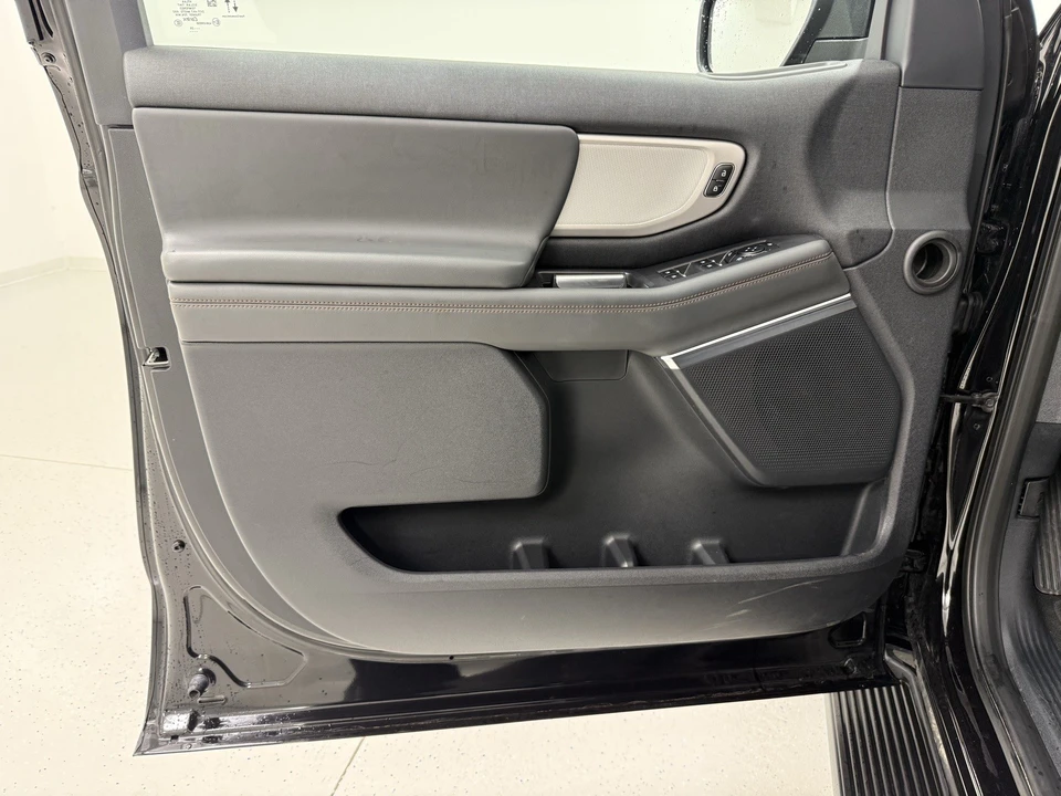 2025 Ford Expedition 5th Gen - Image 12 of 21