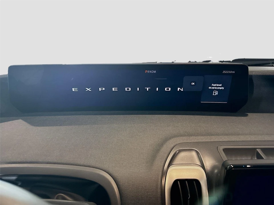 2025 Ford Expedition 5th Gen - Image 4 of 31