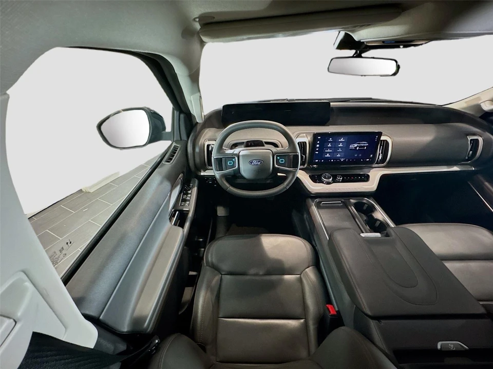 2025 Ford Expedition 5th Gen - Image 3 of 31