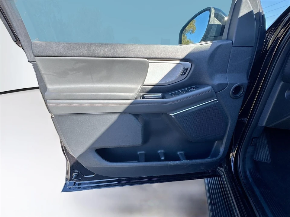 2025 Ford Expedition 5th Gen - Image 8 of 15