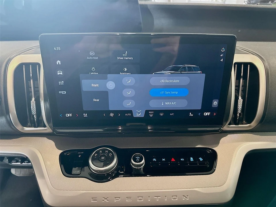 2025 Ford Expedition 5th Gen - Image 15 of 21