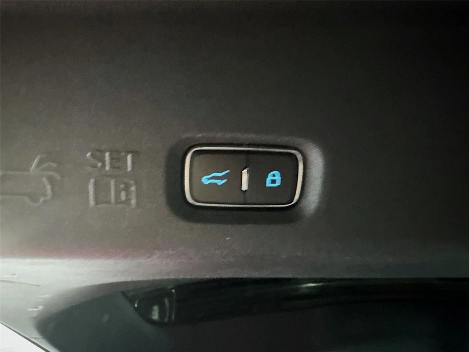 2025 Ford Expedition 5th Gen - Image 25 of 31