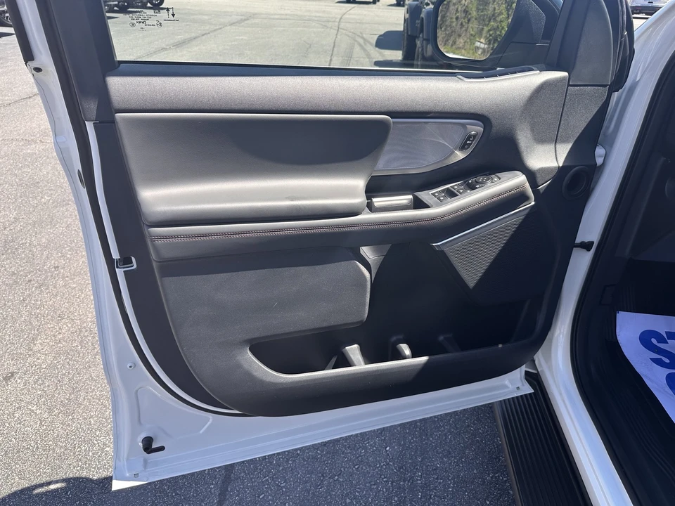 2025 Ford Expedition 5th Gen - Image 9 of 31